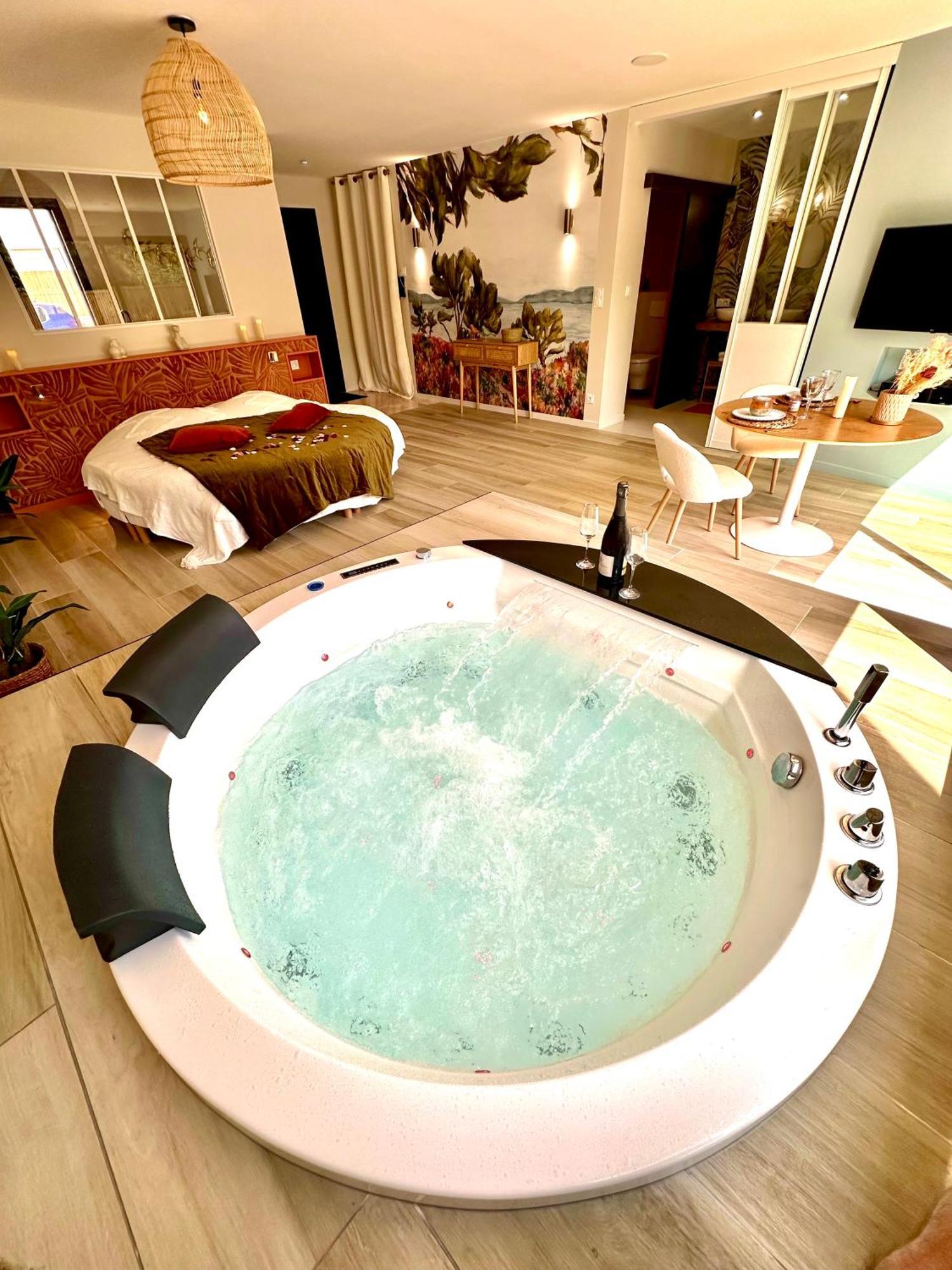 Les Suites Du Payre - Suite Romance Saint-Hilaire-de-Talmont Eksteriør billede
