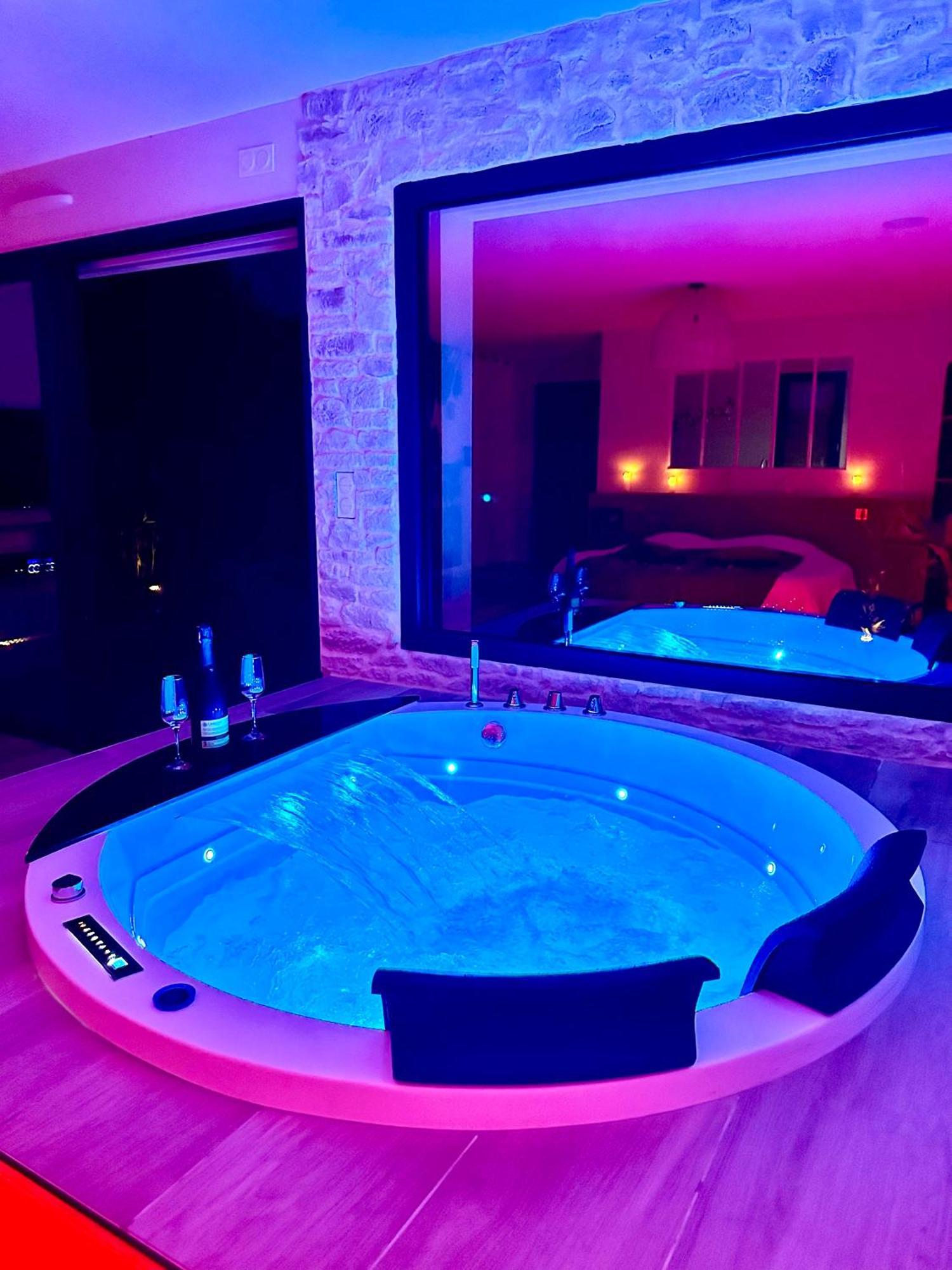 Les Suites Du Payre - Suite Romance Saint-Hilaire-de-Talmont Eksteriør billede