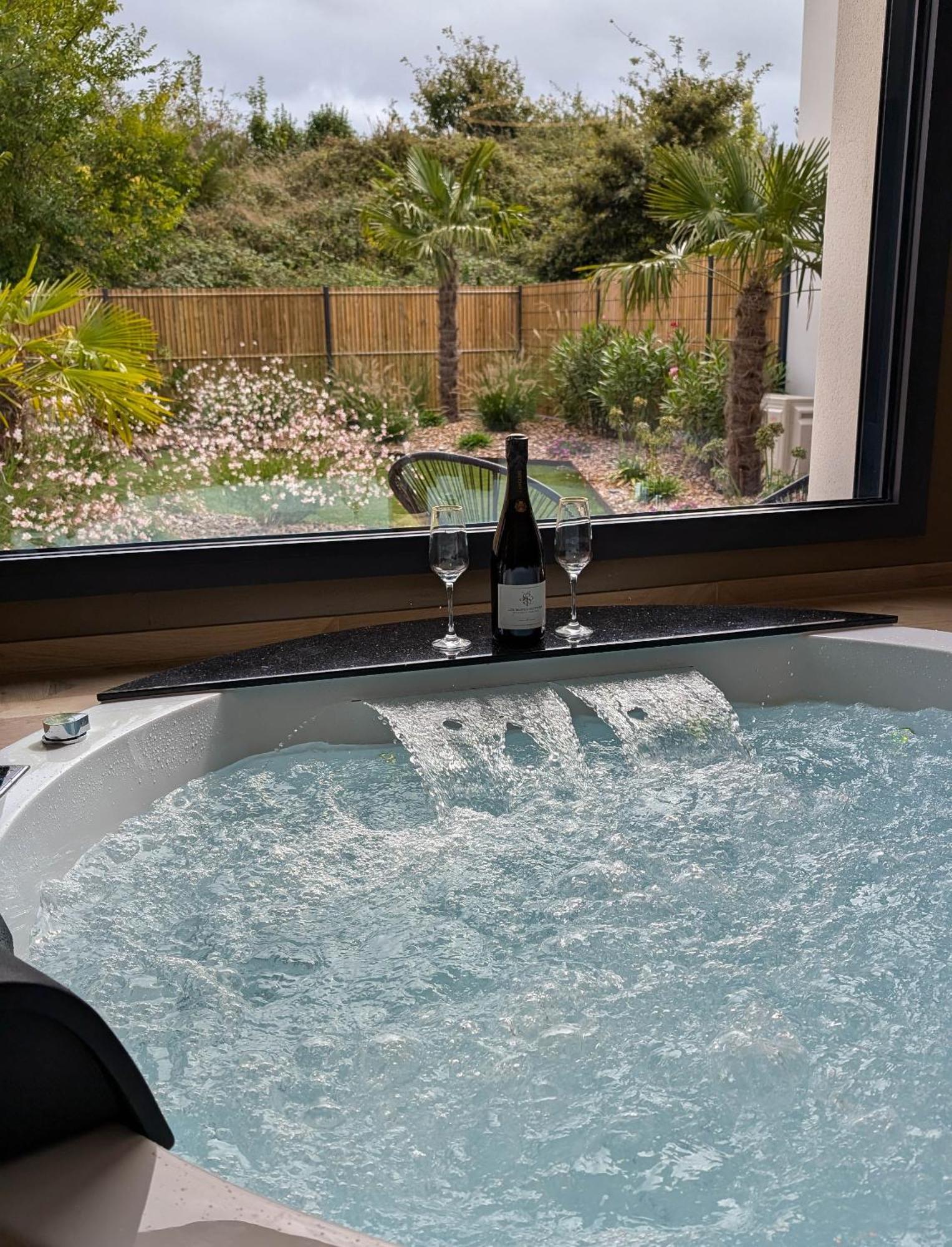 Les Suites Du Payre - Suite Romance Saint-Hilaire-de-Talmont Eksteriør billede