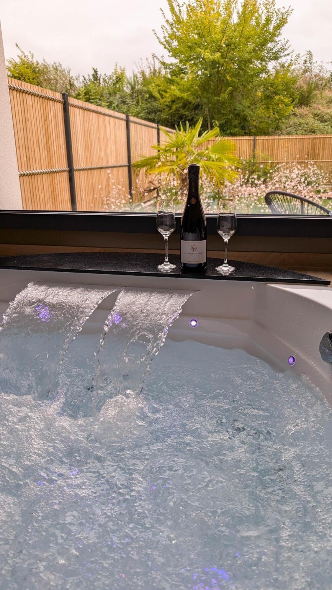 Les Suites Du Payre - Suite Romance Saint-Hilaire-de-Talmont Eksteriør billede